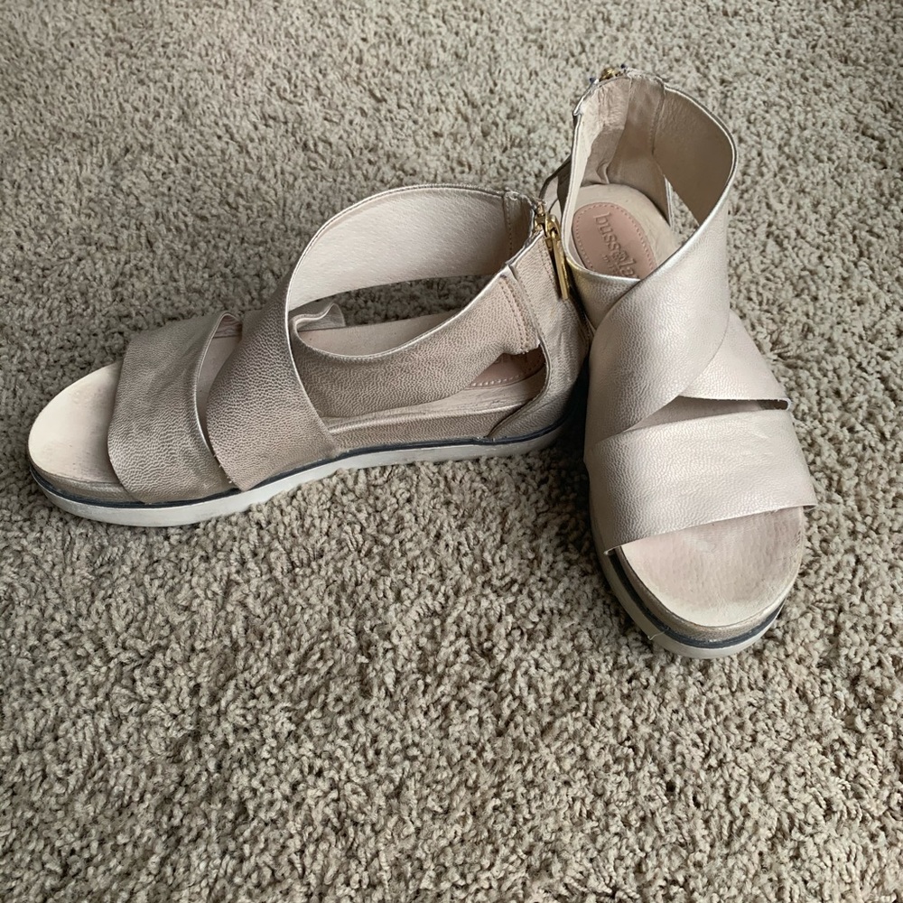 Bussola Gold Sandals Size 9